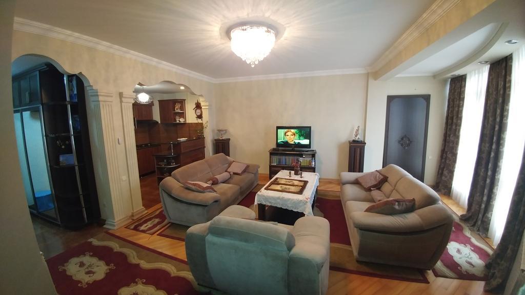 Gigi Apartments Batumi Exterior foto